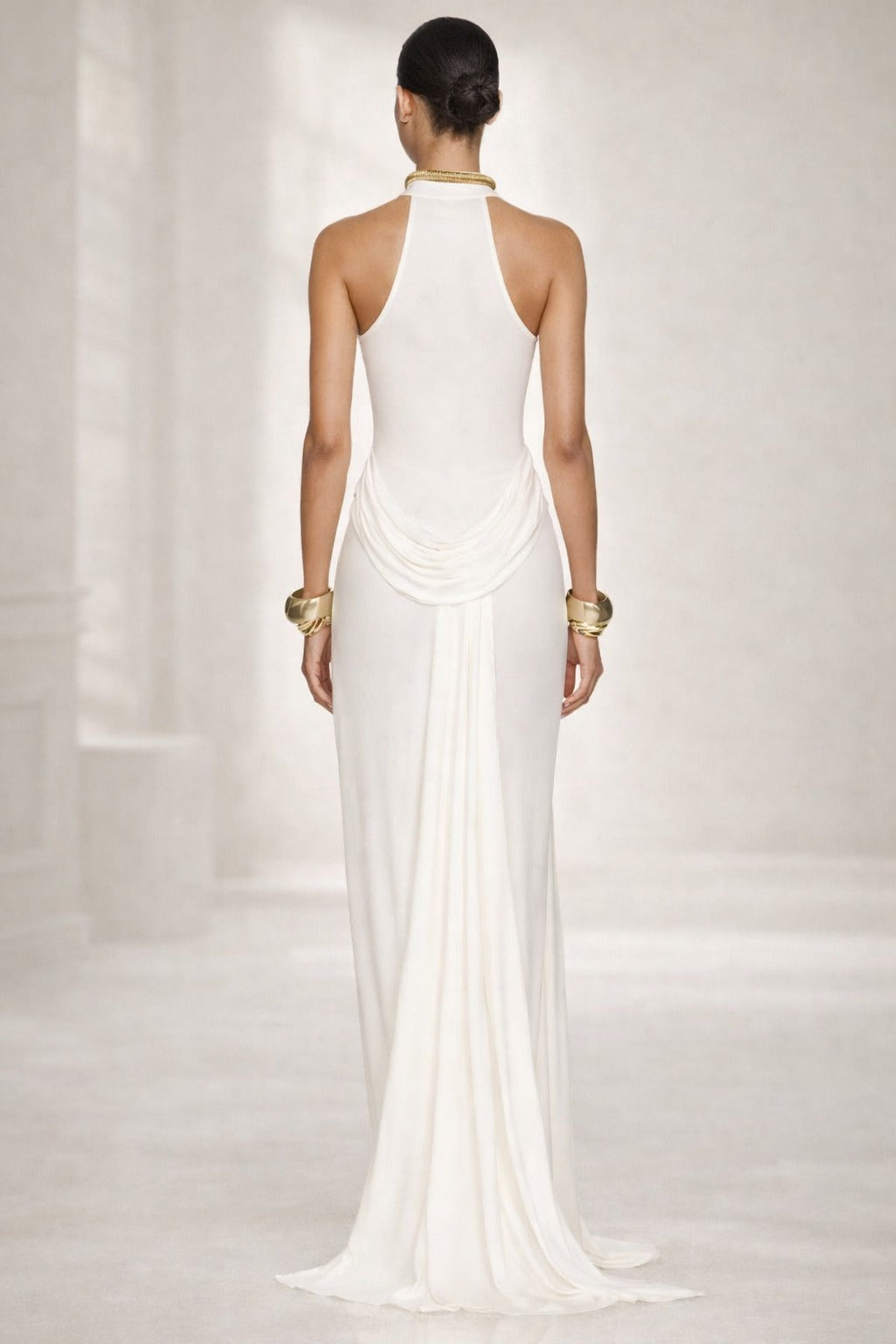 Abito Lungo Elegante con Drappeggio e Spacco Laterale