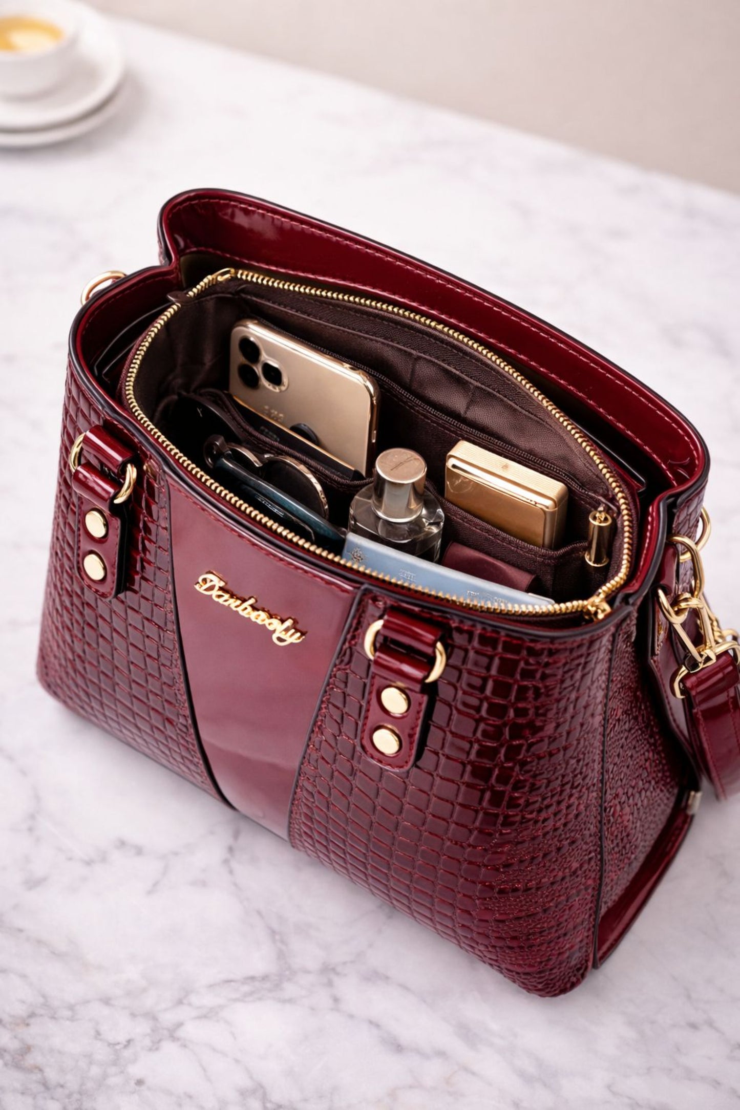 Borsa Luxury Croco Gloss – Set Elegante con Pochette Abbinata)