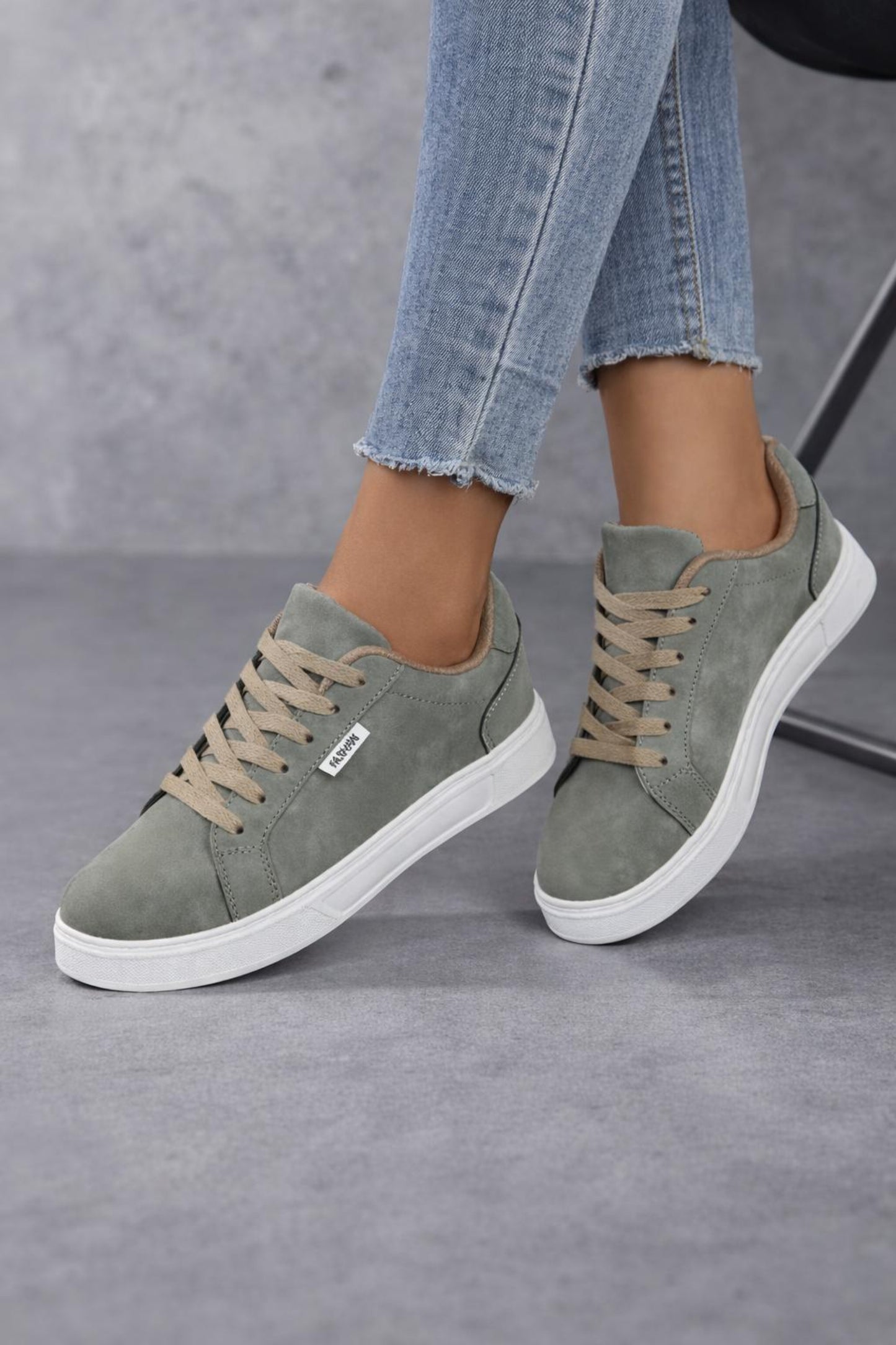 Sneakers Donna Urban Chic – Comode e Versatili